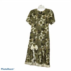 Vtg Royal Creations Dress Sz M green cream Hawaiian‎ Ruffle Island Floral Aloha